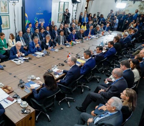 Imagem do post Lula tem reuniões bilaterais com presidentes do Panamá e Uruguai