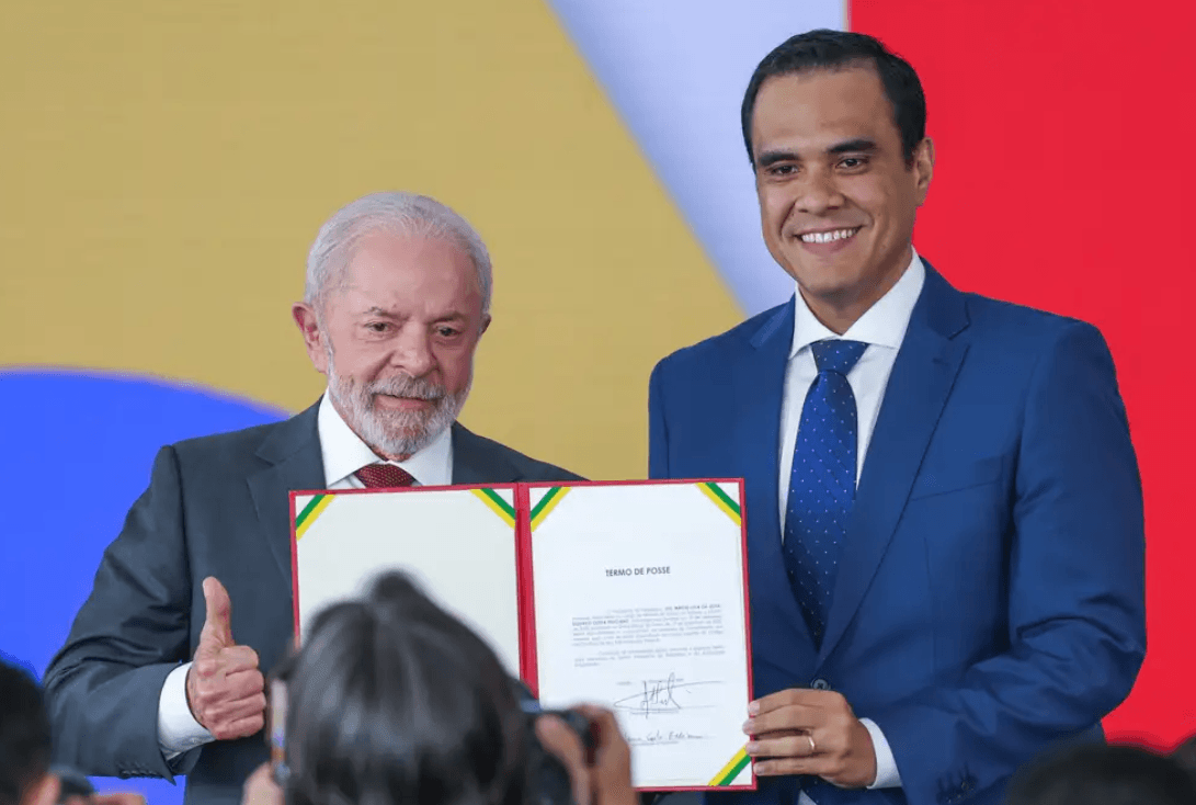 Novo ministro do Turismo defende viagens acessíveis ao povo