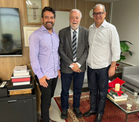 Imagem do post Carlos Muniz reforça diálogo institucional em encontro com TCM