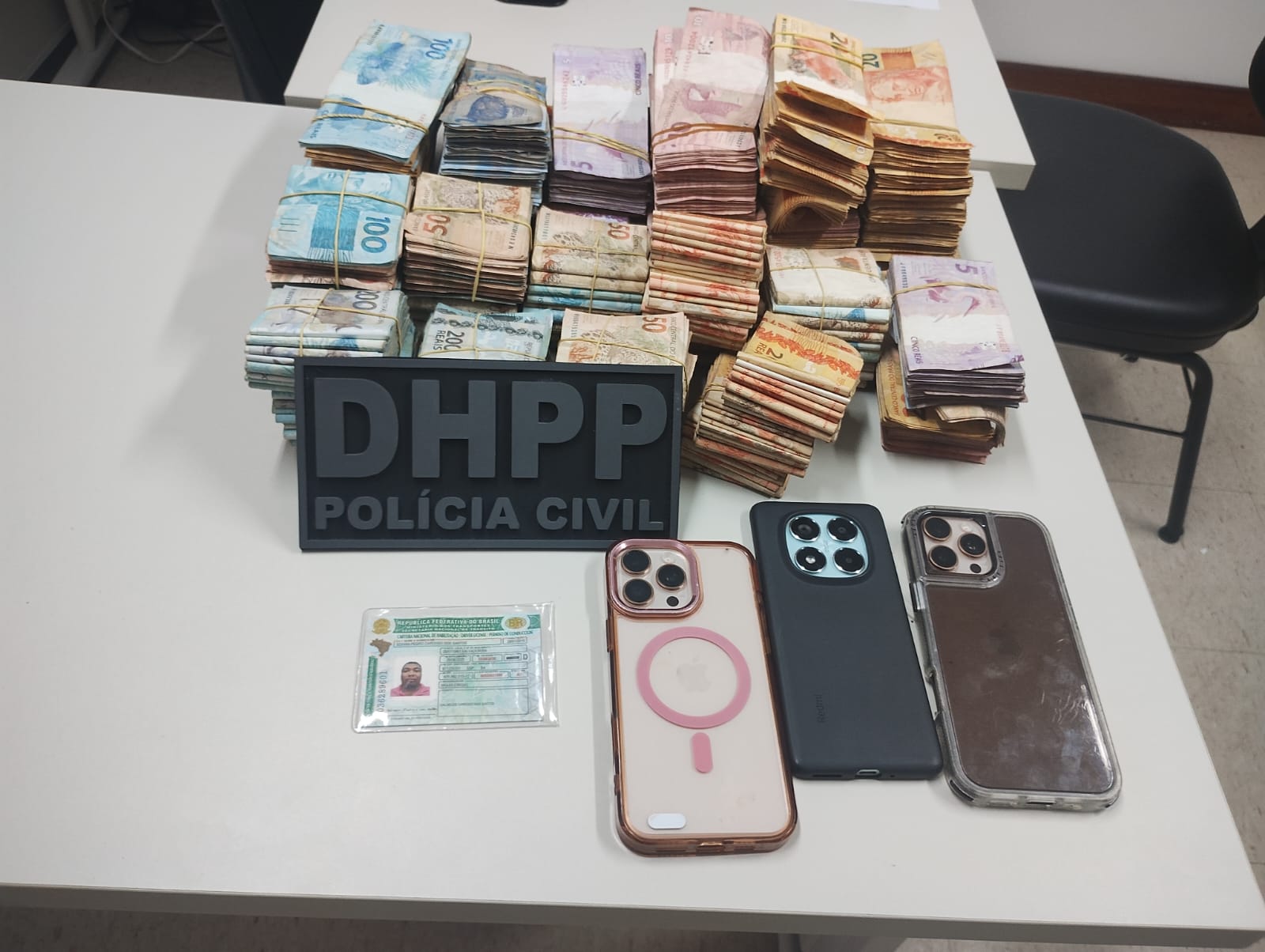 Polícia prende líder do tráfico com R$ 135 mil na Bahia