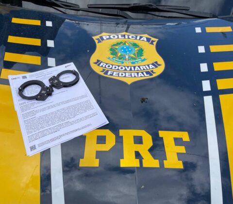 Imagem do post PRF prende foragido por homicídio durante operação na BR-116