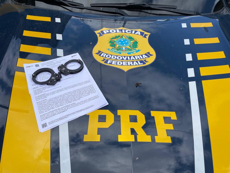 PRF prende foragido por homicídio durante operação na BR-116