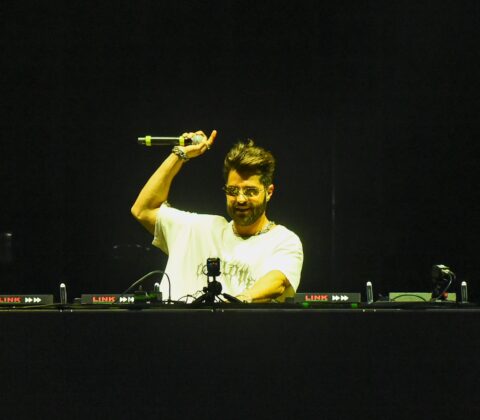 Imagem do post Alok transforma Virada Salvador em pista eletrônica e faz multidão vibrar na Boca do Rio