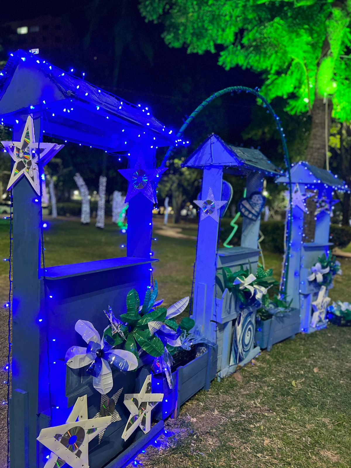 Vila de Natal Sustentável transforma materiais recicláveis em arte