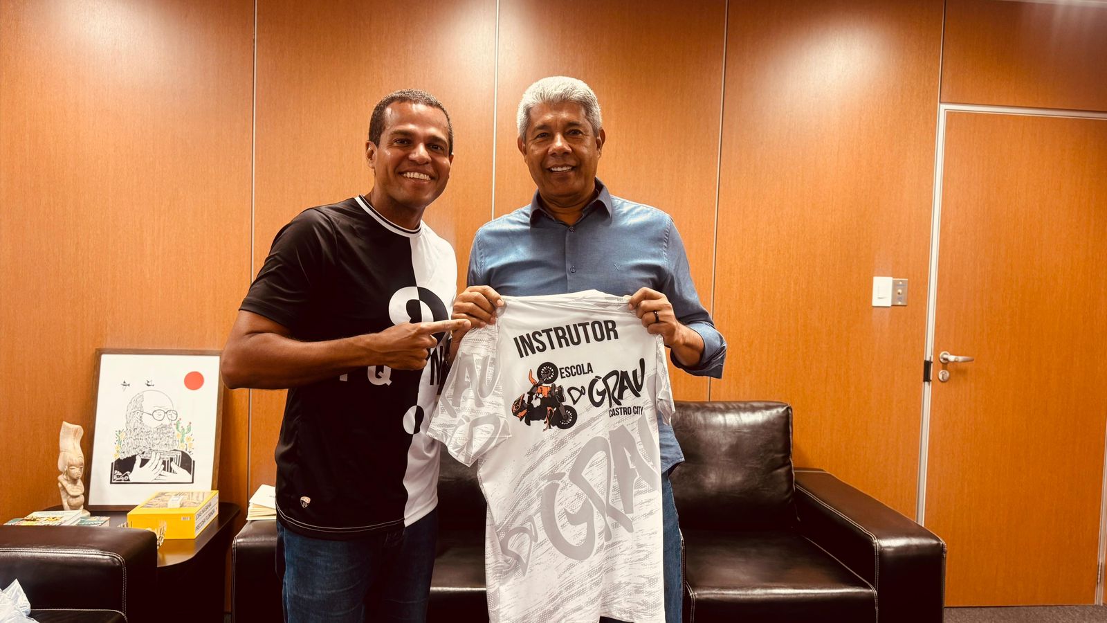 Encontro entre Jerônimo e ex-prefeito de Castro Alves trata Centro de Convenções do Recôncavo e Grau