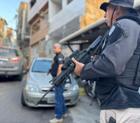 Imagem do post Idoso é preso por estupro de vulnerável contra a neta em Lauro de Freitas