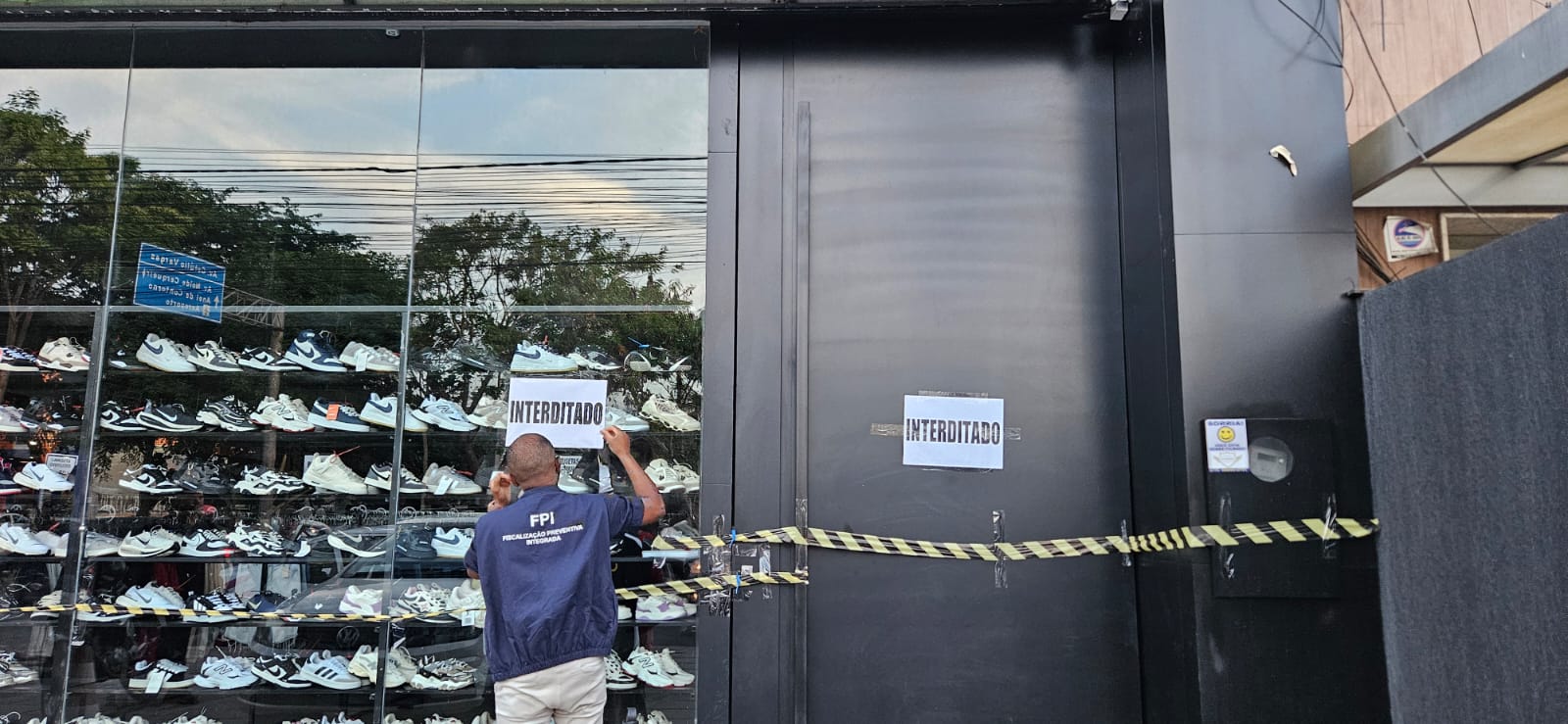 Polícia apreende R$ 2 milhões em produtos falsificados