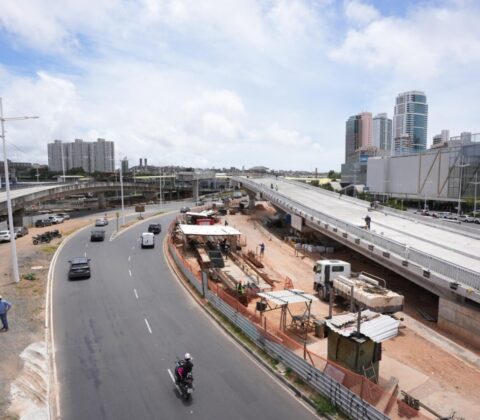 Imagem do post Trânsito na Av. Tancredo Neves será alterado para avanço nas obras de viaduto