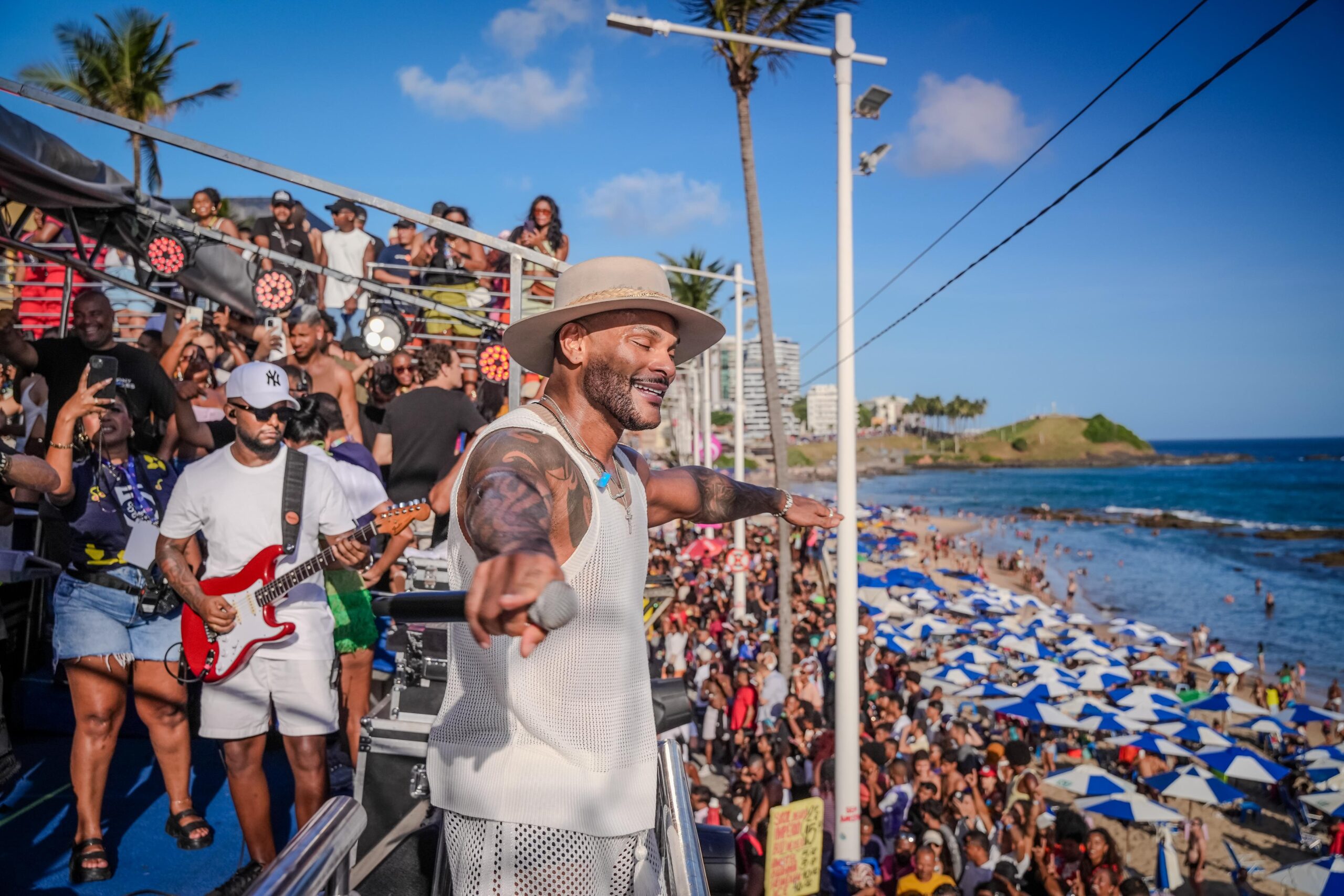 Após lançar “Panamera”, Tony Salles arrasta multidão e transforma Barra-Ondina em pré-Carnaval
