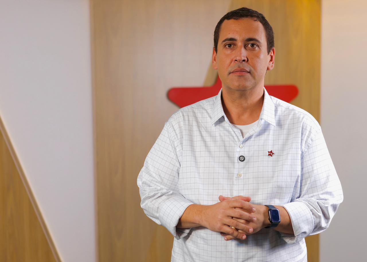 “Poder de manipulação das plataformas não pode estar acima da lei”, diz secretário de Comunicação do PT
