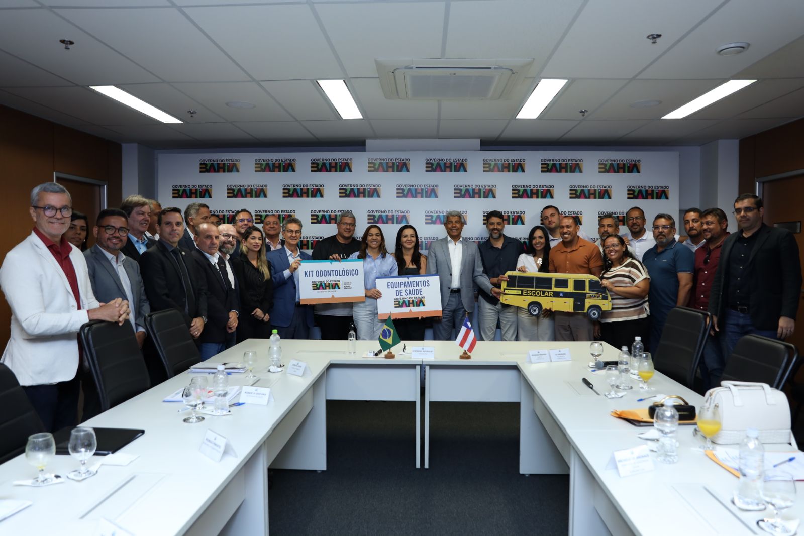 Governo da Bahia anuncia novos investimentos em Aurelino Leal e autoriza obra viária em Teixeira de Freitas