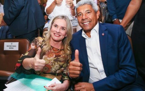 Imagem do post Com apoio da ALBA, Jerônimo assina convênios de R$ 1,3 bilhão