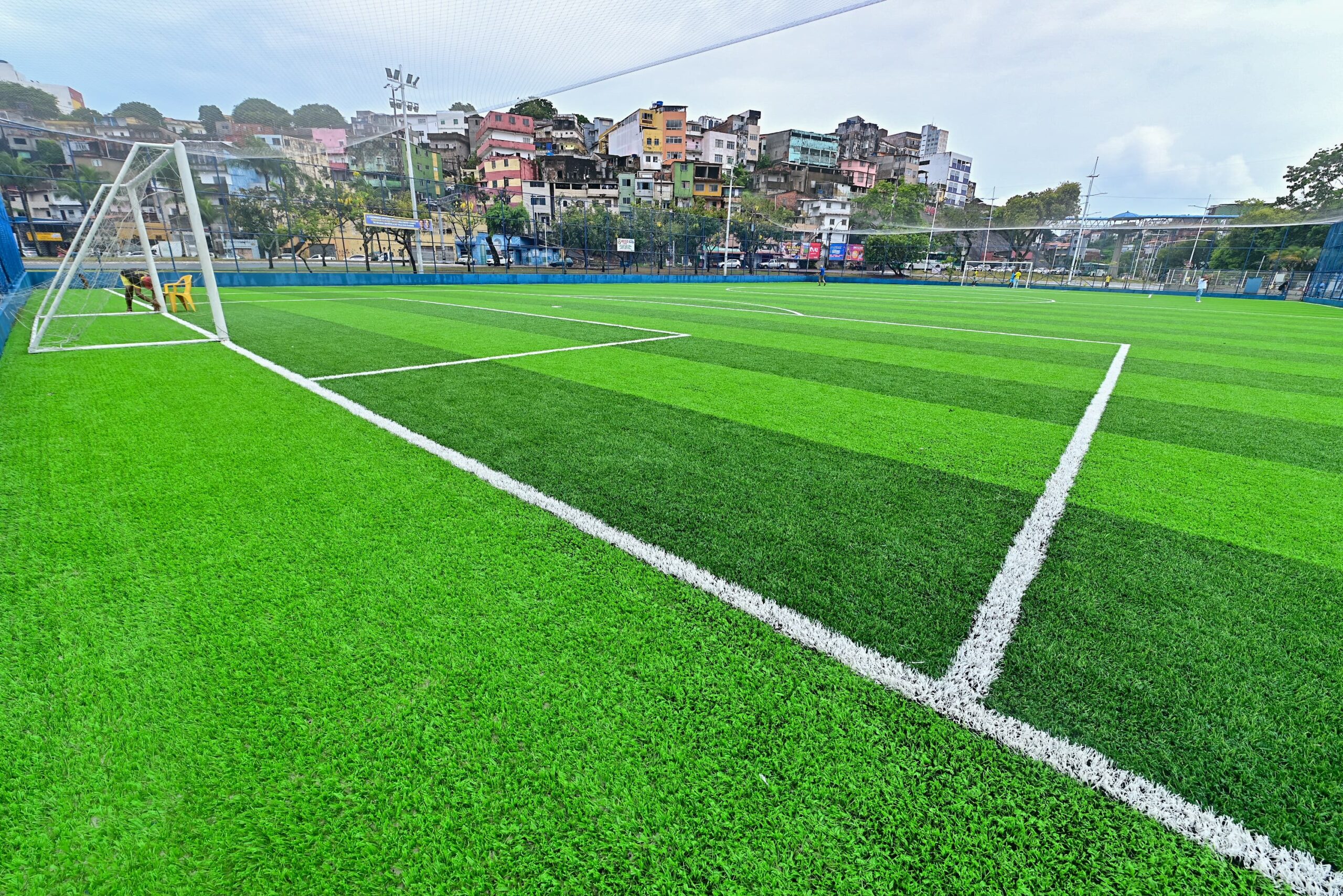 Prefeitura entrega Arena João Mangabeira, 92º campo com grama sintética de Salvador