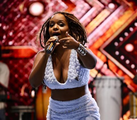 Imagem do post Indicada ao Prêmio R&B Brazil, Cinara sobe ao Palco Brisa e marca a estreia do espaço no Festival Virada Salvador