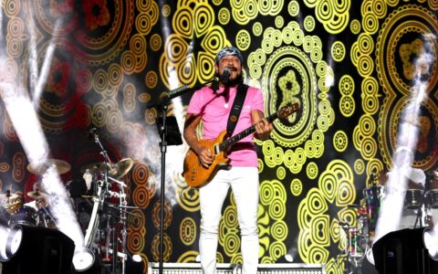 Imagem do post Bell Marques agita a galera e relembra 40 anos de sucessos