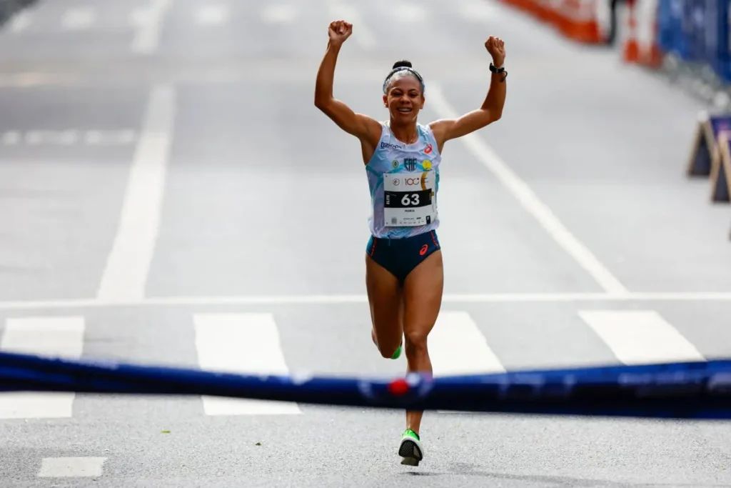 Baiana Núbia Oliveira conquista bronze na São Silvestre pelo segundo ano seguido e é a melhor brasileira da prova