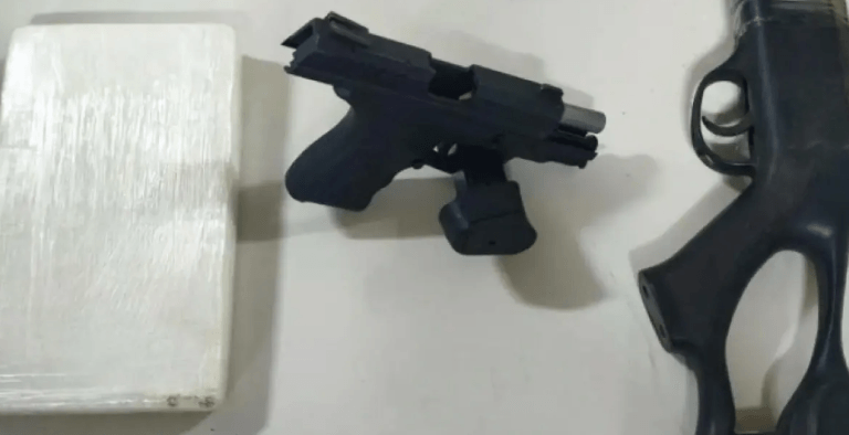 Homem é preso com arma e cocaína na BA-093 em Dias D’Ávila