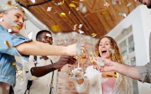 Imagem do post Confraternização da empresa: erros que você precisa evitar para não passar vergonha no trabalho