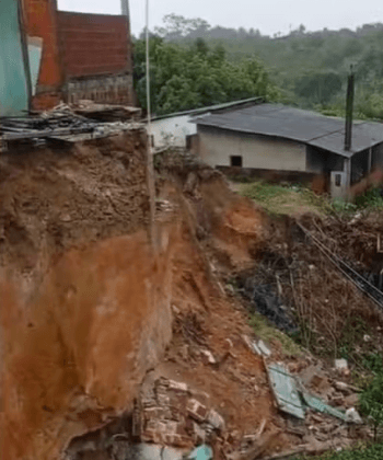 Imagem do post Chuva intensa causa deslizamentos e alagamentos no sul da Bahia