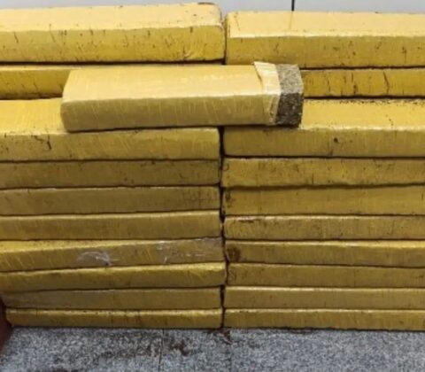 Imagem do post Mulheres são presas após tentar entregar maconha por um motoboy