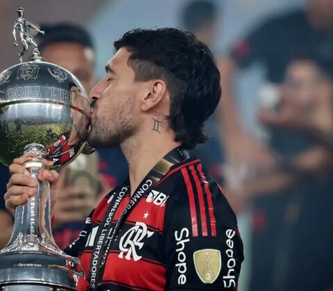 Imagem do post Arrascaeta é finalista no tradicional prêmio Rei da América