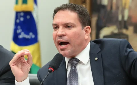 Imagem do post Moraes pede aos Estados Unidos extradição de Ramagem