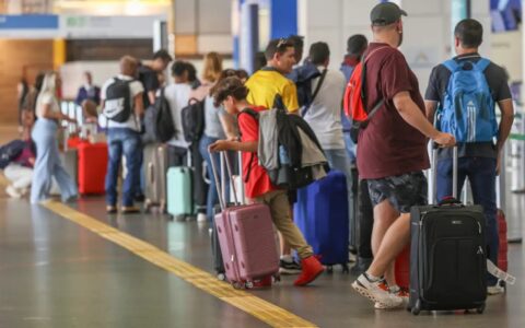 Imagem do post Greve pode paralisar voos no Brasil a partir de 1º de janeiro; aeronautas decidem em assembleia