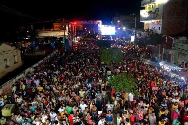 MP recomenda freio à ‘baixaria’ em carnaval antecipado de cidade baiana