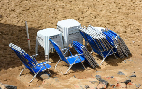 Imagem do post Prefeitura fiscaliza cumprimento de lei sobre kits de praia no Porto da Barra