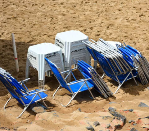 Imagem do post Prefeitura fiscaliza cumprimento de lei sobre kits de praia no Porto da Barra