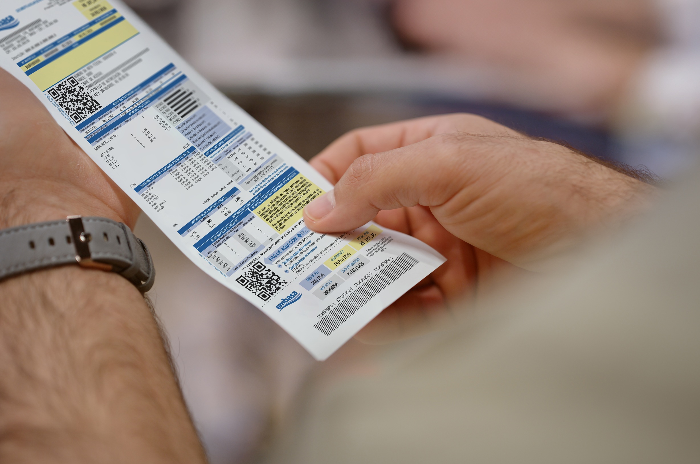 Nova conta da Embasa começa a chegar aos baianos; veja o que mudou na fatura