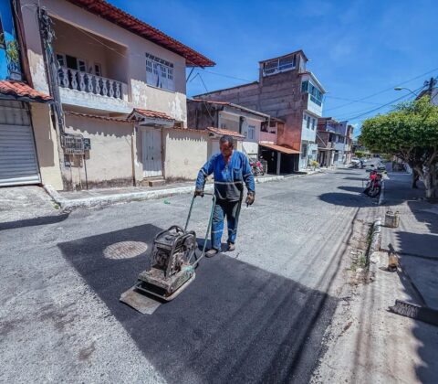 Imagem do post Operação Buraco Zero: prefeitura realiza obras nas vias de Lauro de Freitas