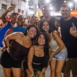 Mica Lauro estreia com multidão, grandes atrações e entra para a história das micaretas da Bahia