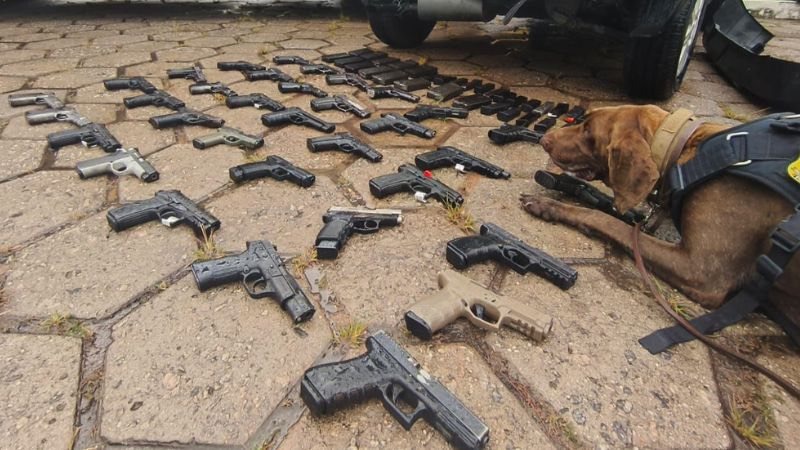 ‘Baque no CV’: Carregamento de armas é interceptado durante abordagem da PRF