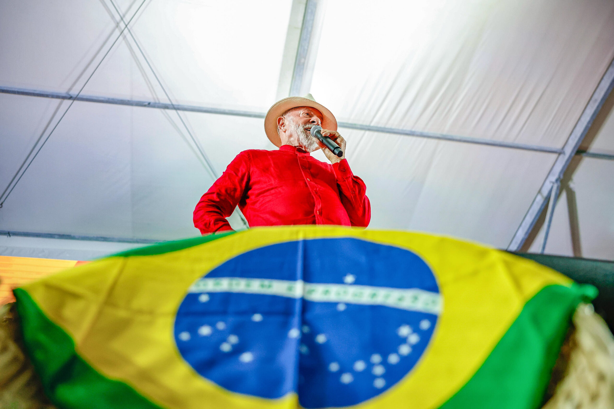 Na Bahia, Lula sobe o tom e detona ação dos EUA na Venezuela
