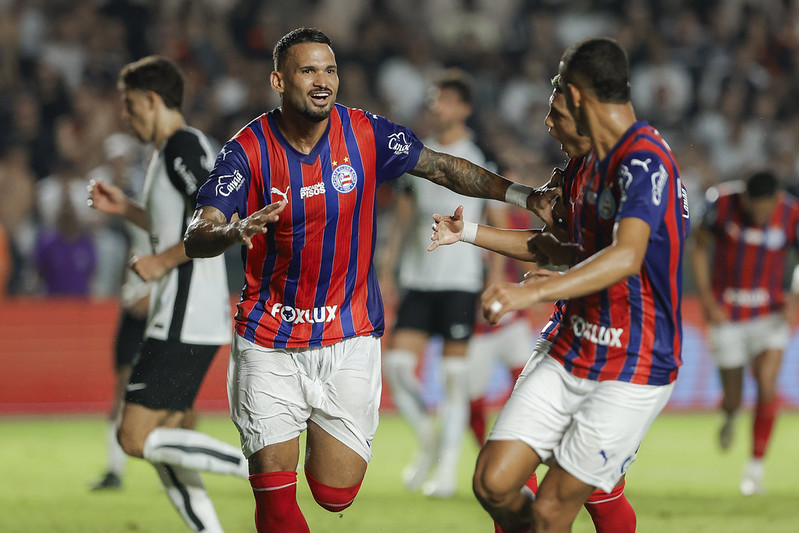 Bahia vira sobre o Corinthians e estreia com triunfo no Brasileirão