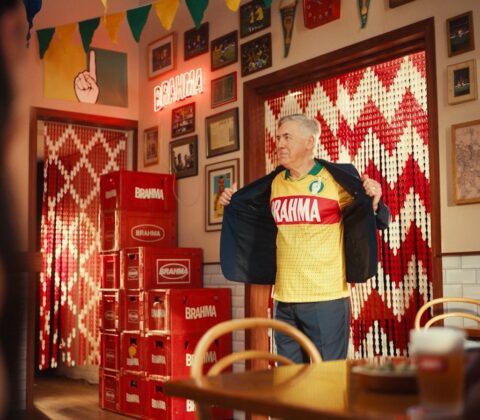 Imagem do post Ancelotti no Carnaval? Famosa cervejaria quer promover imersão a técnico do Brasil