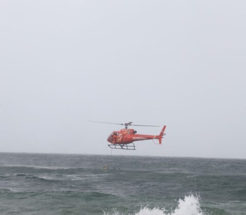 Imagem do post Operação Verão: helicópteros e drones reforçam resgates no litoral