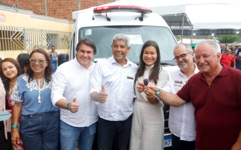 Imagem do post Jerônimo Rodrigues entrega ambulância e autoriza novos investimentos em Itapitanga