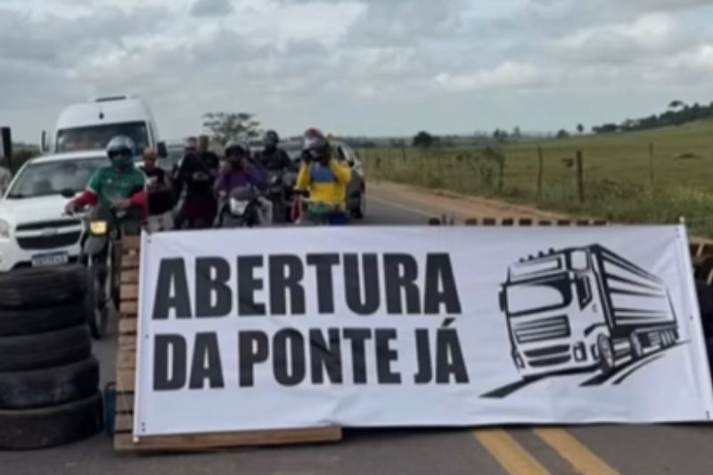 Após manifestação de caminhoneiros, BR-101 é liberada