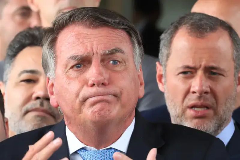Moraes autoriza ida de Bolsonaro a hospital