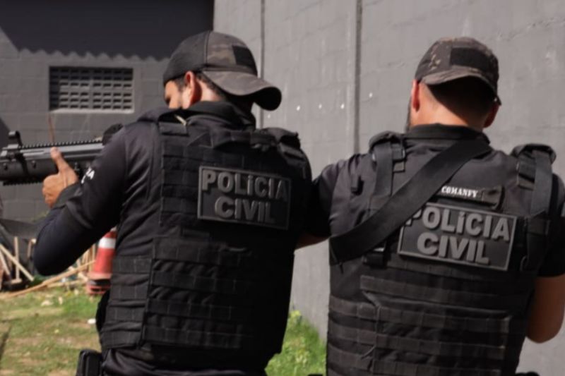 Dois homens são presos por tráfico de drogas e porte ilegal de arma na Bahia