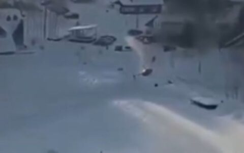 Imagem do post Helicóptero colide com cabos de teleférico e deixa duas pessoas mortas