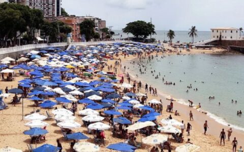 Imagem do post Salvador proíbe montagem antecipada de kits de praia no Porto da Barra