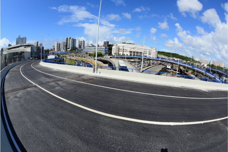 Entrega de novo viaduto deve reduzir tempo de deslocamento entre Av. ACM e Acesso Norte