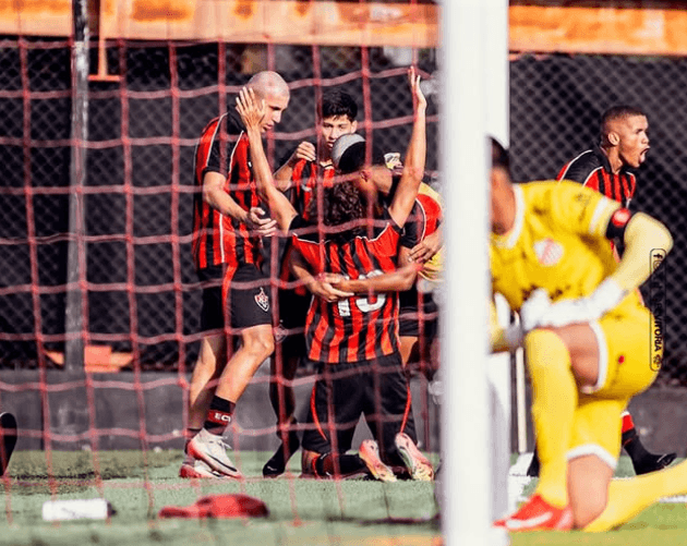 Vitória busca empate com dois a menos na Copinha 2026