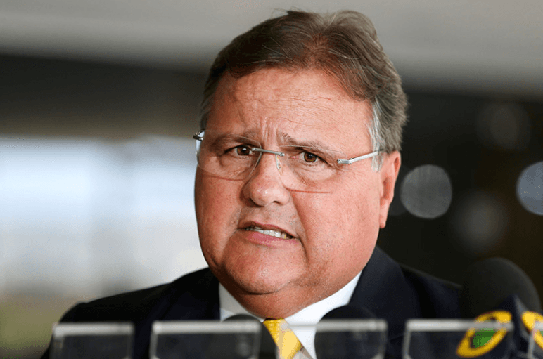 Geddel se envolve em briga em condomínio de luxo em Camaçari