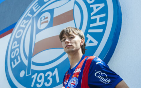 Imagem do post Novo dono da lateral: Román Gómez é apresentado pelo Bahia e já treina com o elenco