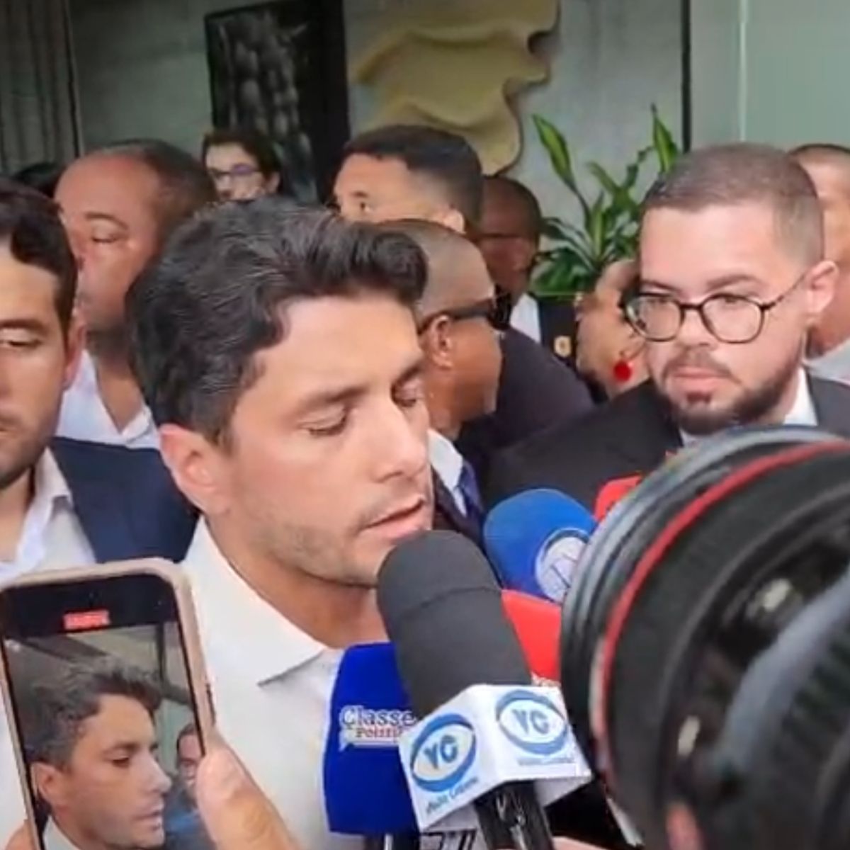 Último adeus a Alan Sanches: Duda se emociona ao falar do legado do pai: “Família devastada”