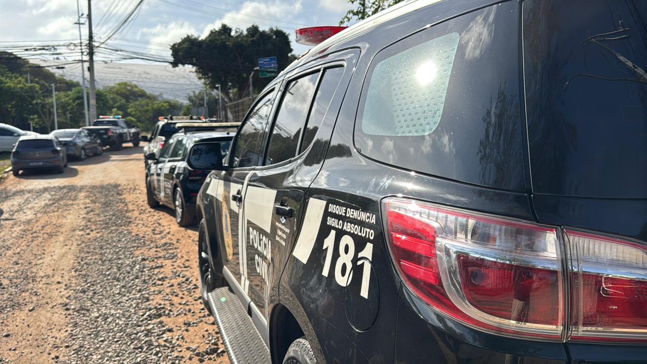 Casal é preso por crimes sexuais contra alunas em Eunápolis